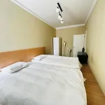 Krisztina 21 *