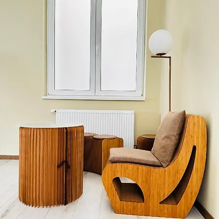 Krisztina 21 *