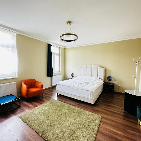 Krisztina 21 * Budapest